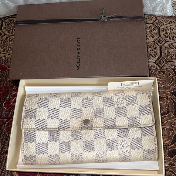 Louis Vuitton Handbags - Authentic Louis Vuitton Sarah damier azur wallet